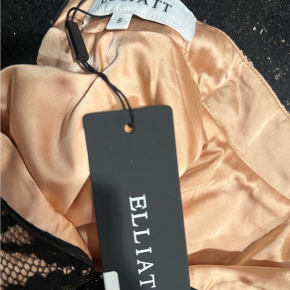 ELLIATT Morgaine Lace mini  Dress in Black size S NWT - Picture 7 of 8